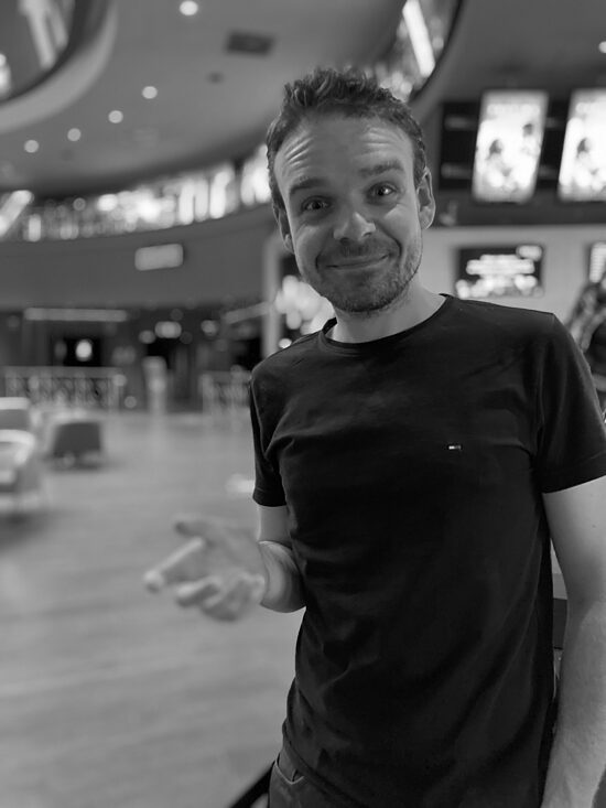 7.11.2026 - Scénafest - 14:00 Jakub Pilař, Mezouň: Bylo jednou jedno rádio